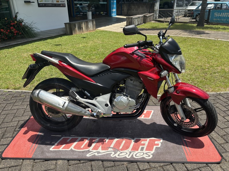 cb 300r  2013 feliz