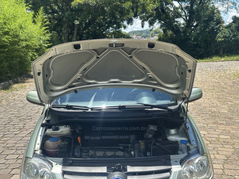 FOX 1.0 MI 8V FLEX 4P MANUAL - 2010 - NOVA PRATA