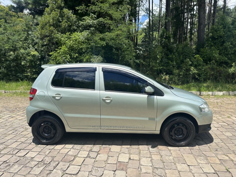 FOX 1.0 MI 8V FLEX 4P MANUAL - 2010 - NOVA PRATA