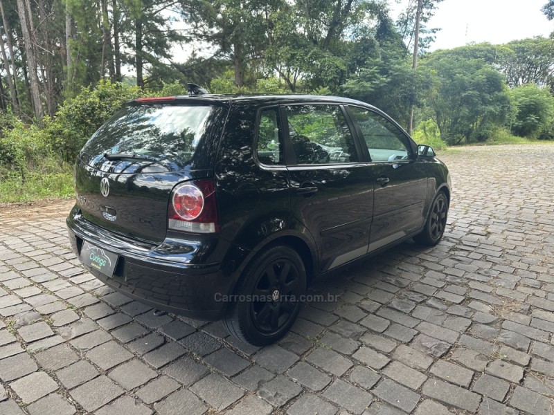 POLO 1.6 MI 8V FLEX 4P MANUAL - 2011 - NOVA PRATA