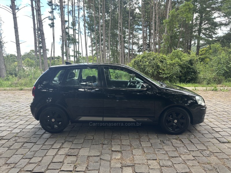 POLO 1.6 MI 8V FLEX 4P MANUAL - 2011 - NOVA PRATA