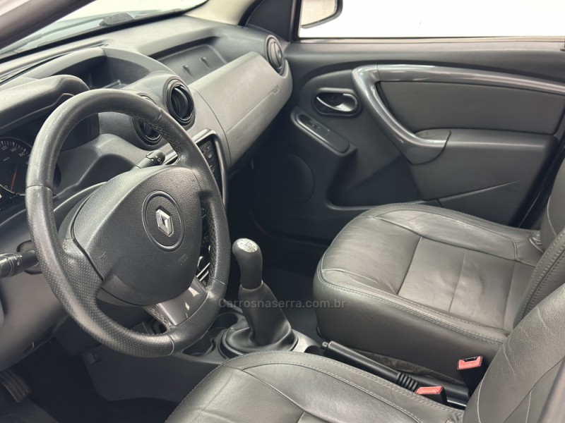 DUSTER 1.6 DYNAMIQUE 4X2 16V FLEX 4P AUTOMÁTICO - 2014 - SANTA CRUZ DO SUL