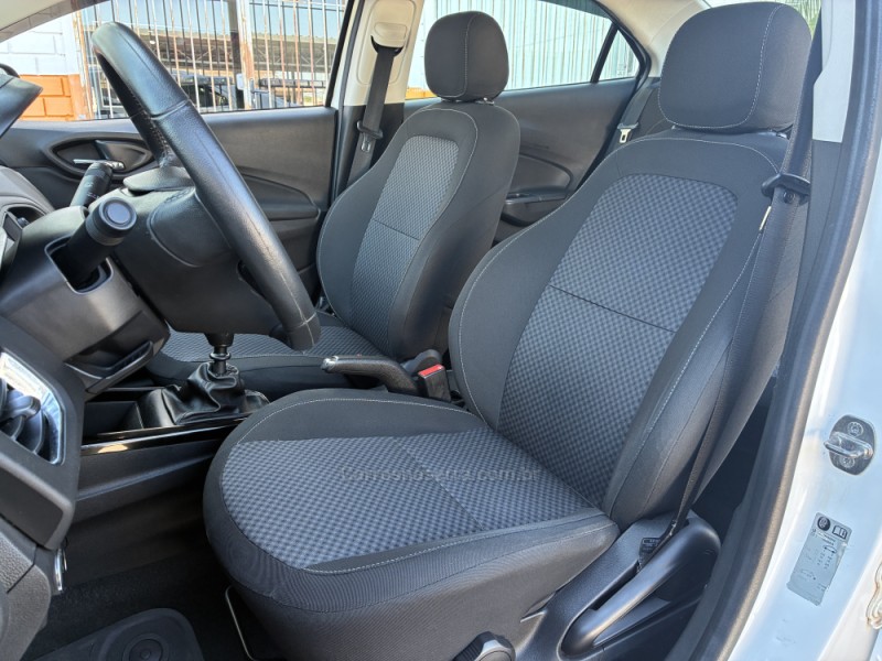 PRISMA 1.4 MPFI LT 8V FLEX 4P MANUAL - 2018 - VENâNCIO AIRES