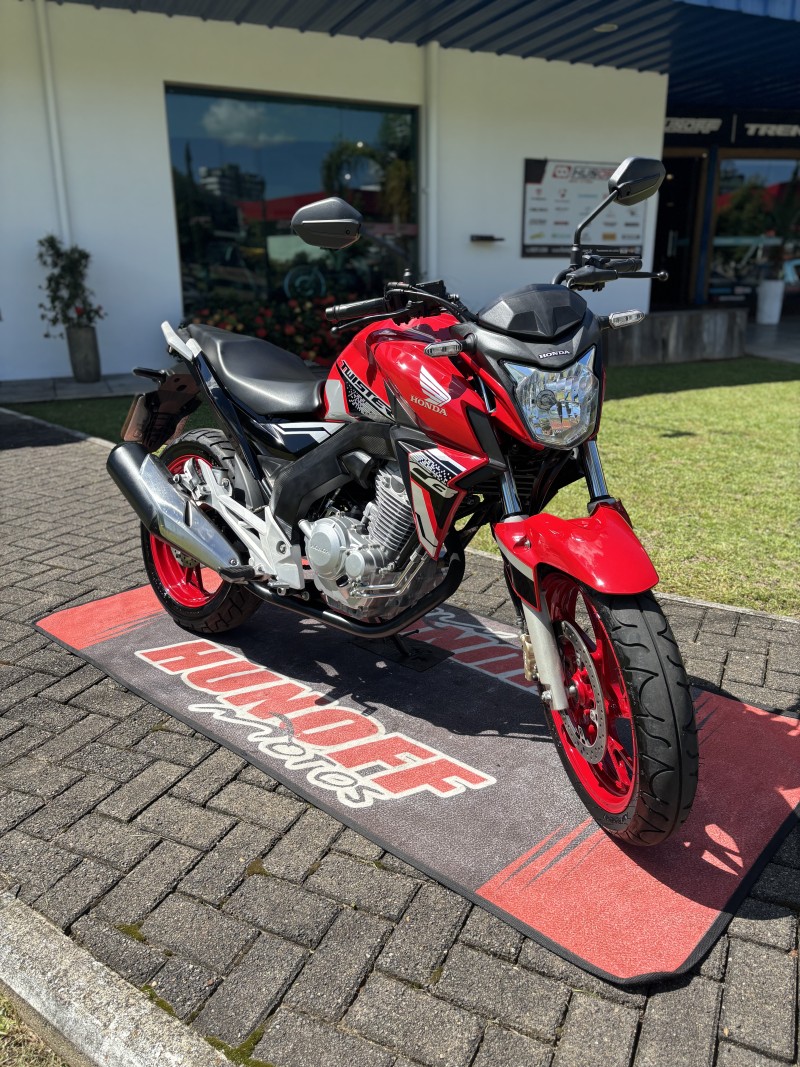 CB 250F TWISTER CBS - 2021 - FELIZ