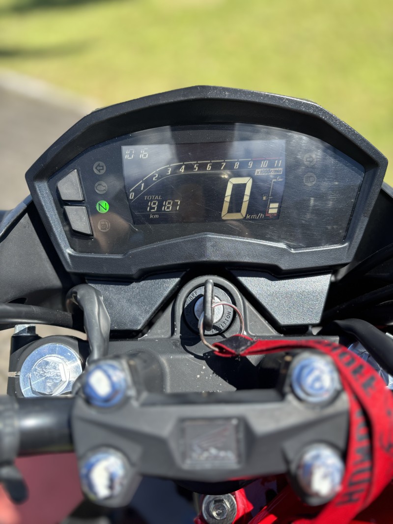 CB 250F TWISTER CBS - 2021 - FELIZ