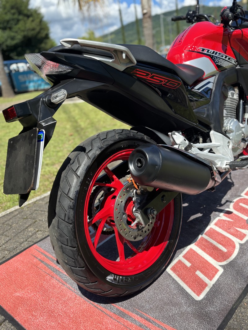 CB 250F TWISTER CBS - 2021 - FELIZ