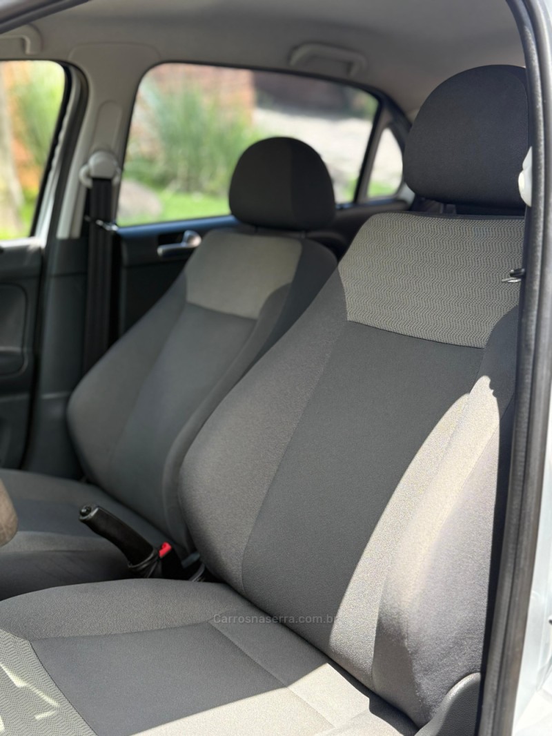 VOYAGE 1.0 MI CITY 8V FLEX 4P MANUAL - 2010 - VENâNCIO AIRES