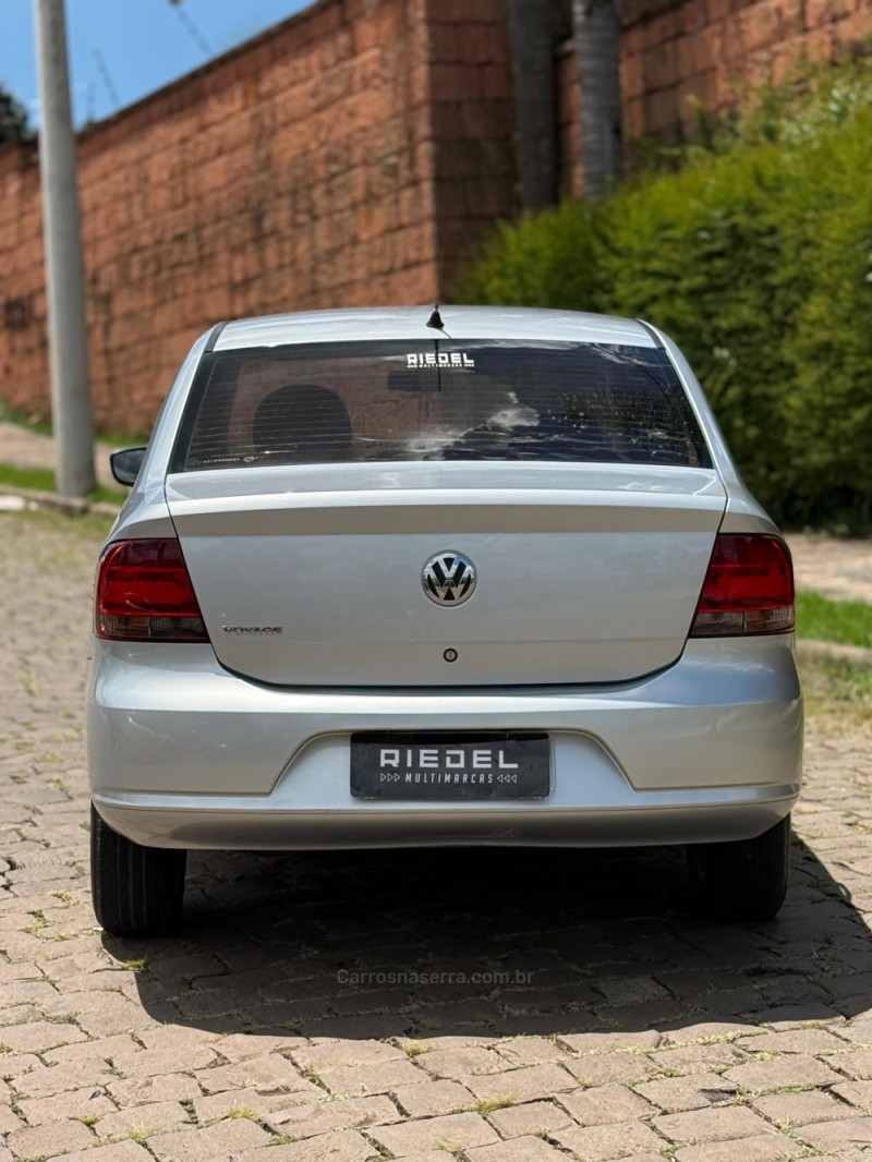 VOYAGE 1.0 MI CITY 8V FLEX 4P MANUAL - 2010 - VENâNCIO AIRES