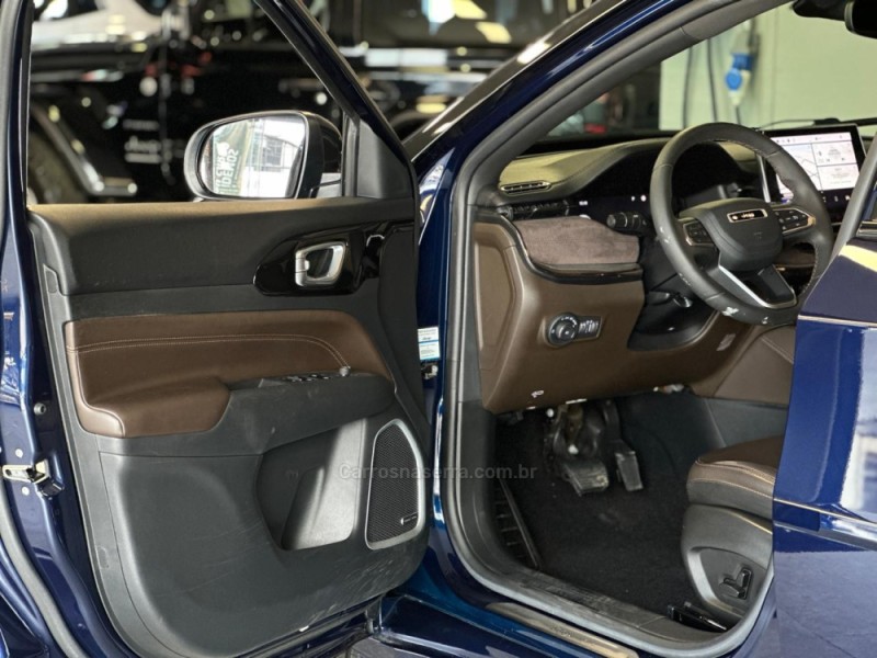 COMMANDER 1.3 OVERLAND T270 16V 4X2 TURBO FLEX 4P AUTOMÁTICO - 2023 - NOVO HAMBURGO