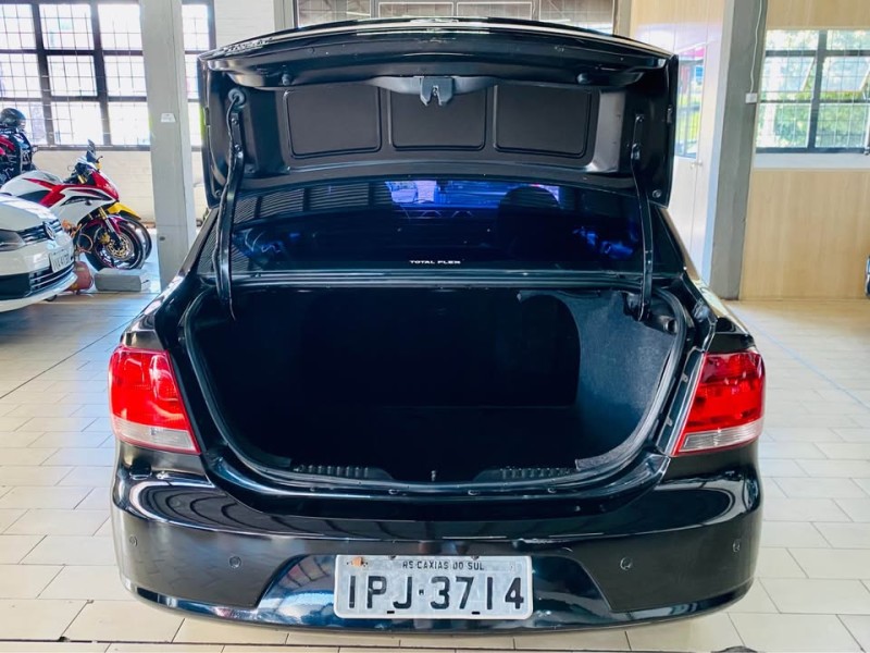 VOYAGE 1.0 MI TRENDLINE 8V FLEX 4P MANUAL - 2009 - CAXIAS DO SUL