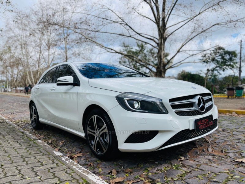 A 200 1.6 TURBO URBAN 16V GASOLINA 4P AUTOMÁTICO - 2014 - NOVO HAMBURGO