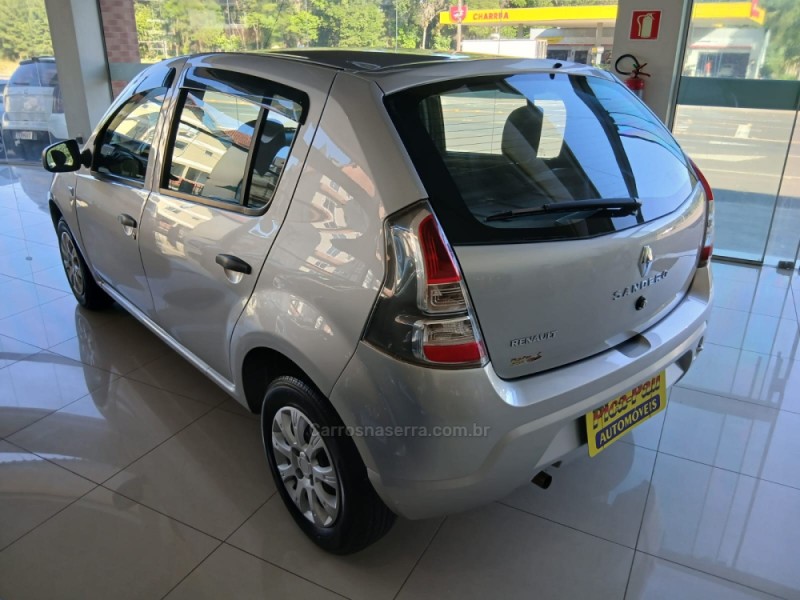 SANDERO 1.0 EXPRESSION 16V FLEX 4P MANUAL - 2014 - NOVA PETRóPOLIS