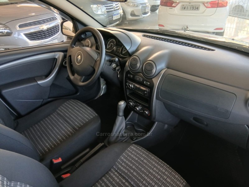 SANDERO 1.0 EXPRESSION 16V FLEX 4P MANUAL - 2014 - NOVA PETRóPOLIS