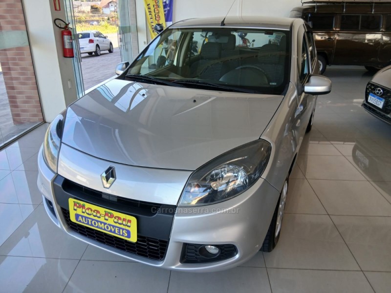 SANDERO 1.0 EXPRESSION 16V FLEX 4P MANUAL - 2014 - NOVA PETRóPOLIS