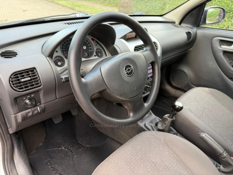 CORSA 1.4 MPFI PREMIUM SEDAN 8V FLEX 4P MANUAL - 2009 - IVOTI