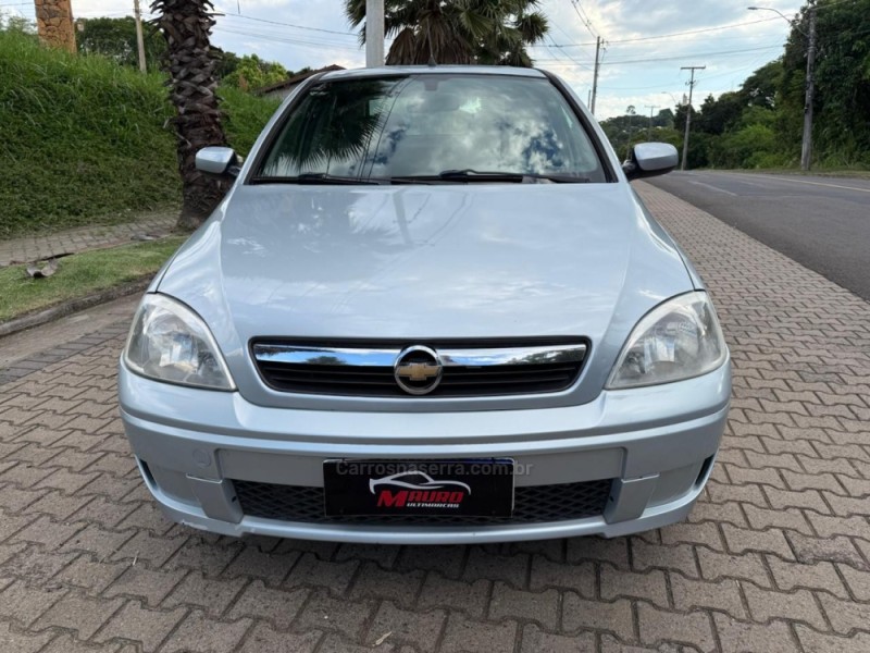 CORSA 1.4 MPFI PREMIUM SEDAN 8V FLEX 4P MANUAL - 2009 - IVOTI