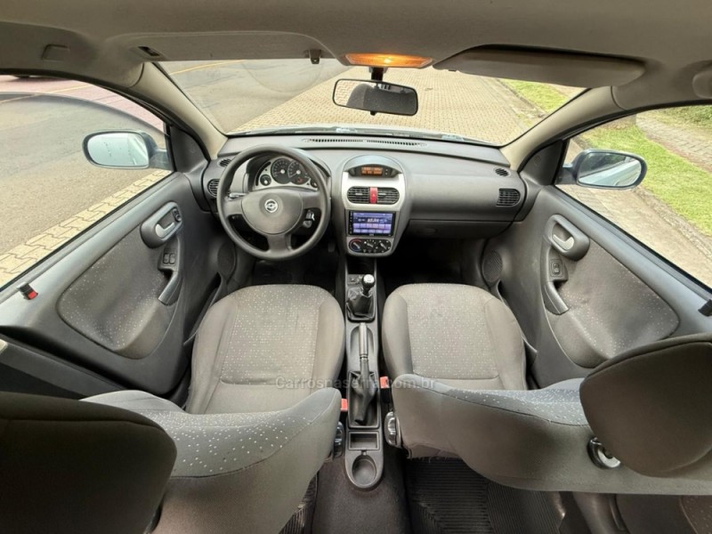 CORSA 1.4 MPFI PREMIUM SEDAN 8V FLEX 4P MANUAL - 2009 - IVOTI