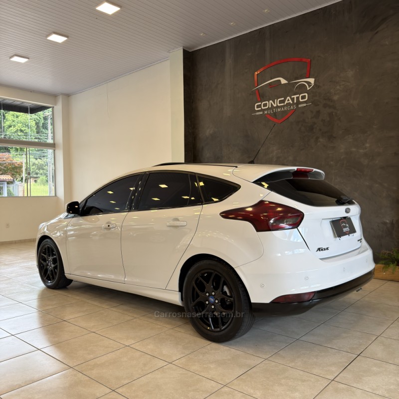 FOCUS 2.0 TITANIUM PLUS 16V FLEX 4P AUTOMÁTICO - 2016 - FARROUPILHA