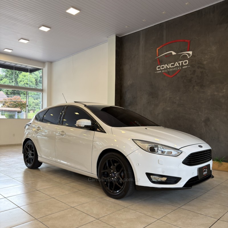 FOCUS 2.0 TITANIUM PLUS 16V FLEX 4P AUTOMÁTICO - 2016 - FARROUPILHA