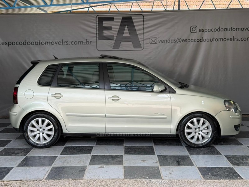POLO 1.6 MI SPORTLINE 8V FLEX 4P MANUAL - 2010 - NOVA PRATA