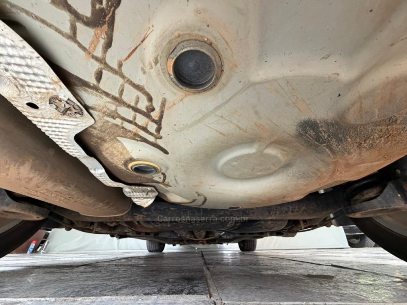 POLO 1.6 MI SPORTLINE 8V FLEX 4P MANUAL - 2010 - NOVA PRATA