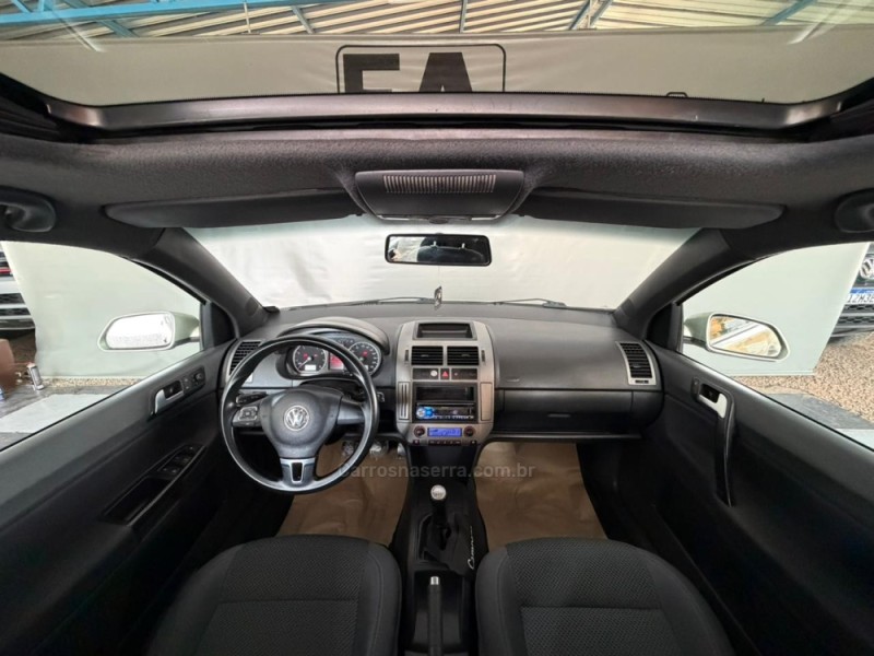 POLO 1.6 MI SPORTLINE 8V FLEX 4P MANUAL - 2010 - NOVA PRATA