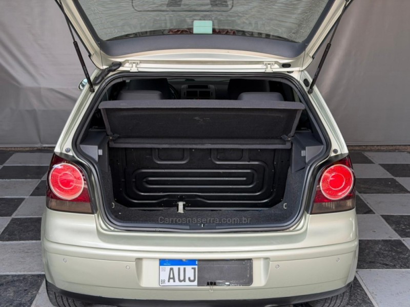 POLO 1.6 MI SPORTLINE 8V FLEX 4P MANUAL - 2010 - NOVA PRATA