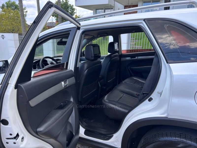 SORENTO 2.4 EX 4X2 16V GASOLINA 4P AUTOMÁTICO - 2013 - VENâNCIO AIRES