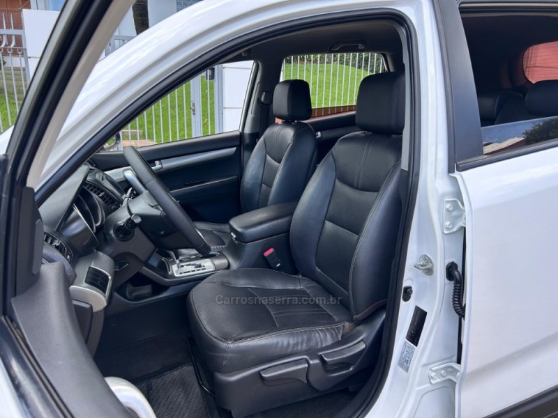 SORENTO 2.4 EX 4X2 16V GASOLINA 4P AUTOMÁTICO - 2013 - VENâNCIO AIRES