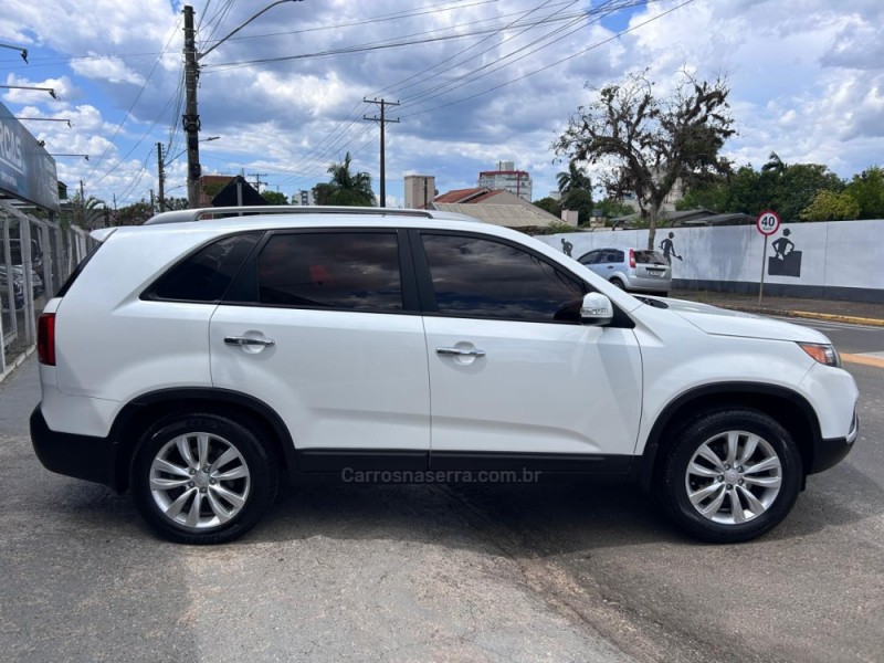 SORENTO 2.4 EX 4X2 16V GASOLINA 4P AUTOMÁTICO - 2013 - VENâNCIO AIRES
