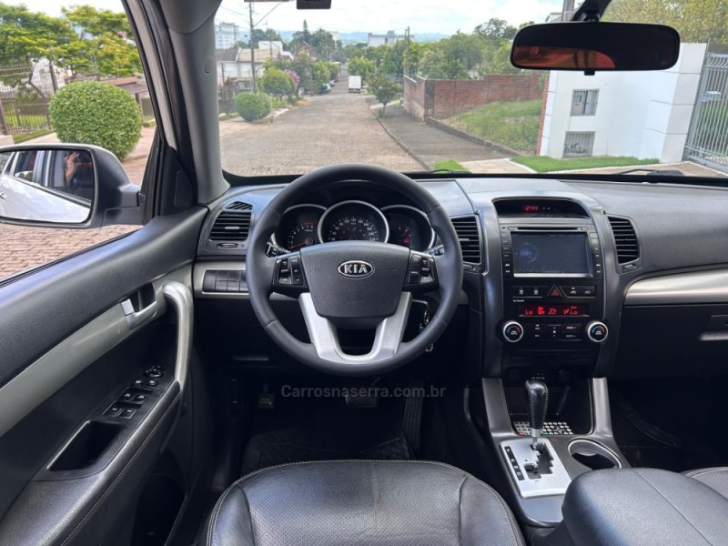 SORENTO 2.4 EX 4X2 16V GASOLINA 4P AUTOMÁTICO - 2013 - VENâNCIO AIRES