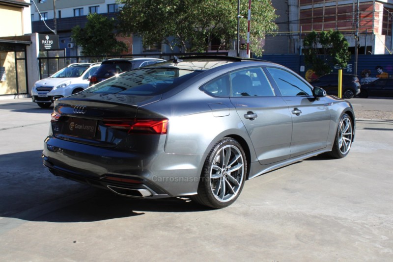 A5 2.0 SPORTBACK PERFORMANCE BLACK S GASOLINA 4P AUTOMÁTICO - 2022 - CAXIAS DO SUL