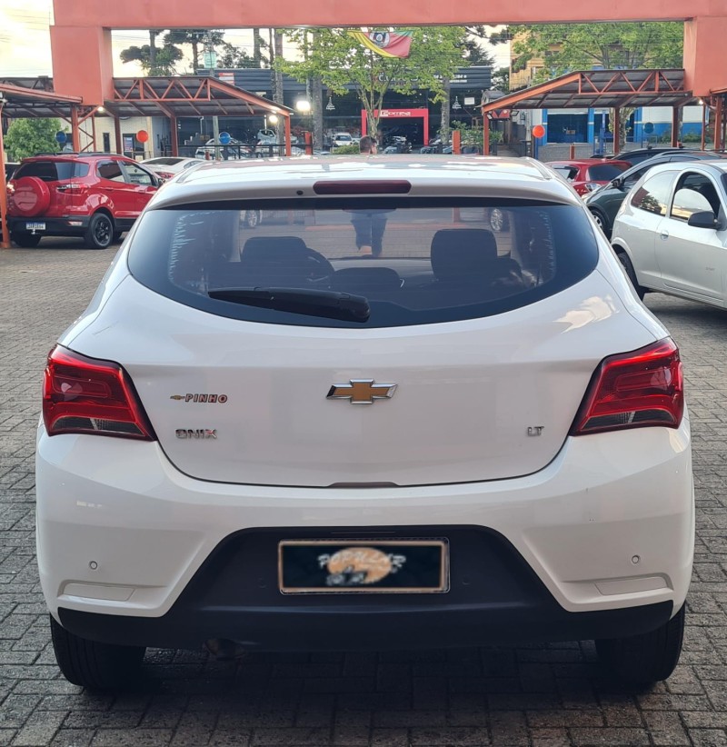 ONIX 1.0 LT 12V FLEX 4P MANUAL - 2019 - CANELA