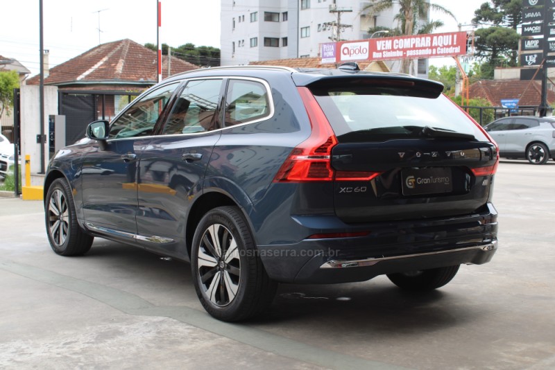 XC60 2.0 T8 RECHARGE PLUS AWD HIBRIDO 4P AUTOMÁTICO - 2023 - CAXIAS DO SUL
