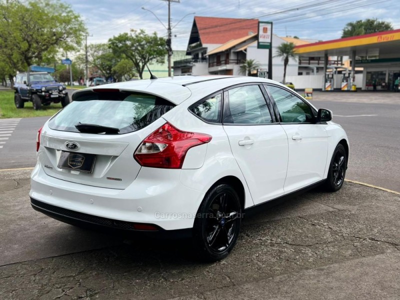 FOCUS 2.0 SE HATCH 16V FLEX 4P AUTO - 2014 - MONTENEGRO