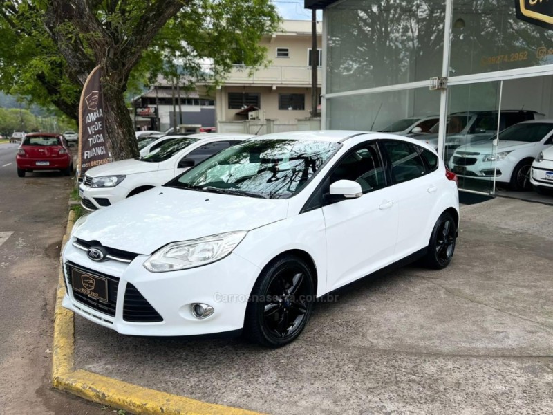 FOCUS 2.0 SE HATCH 16V FLEX 4P AUTO - 2014 - MONTENEGRO