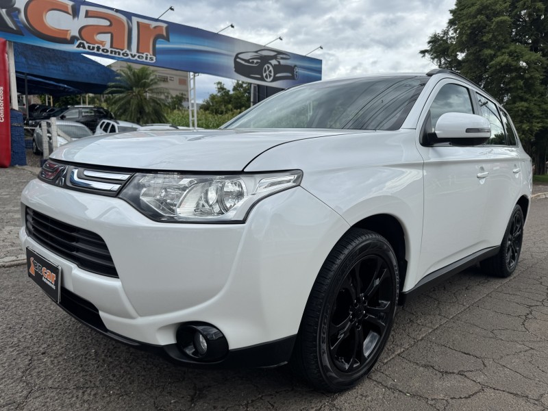 outlander 2.0 16v gasolina 4p automatico 2014 dois irmaos