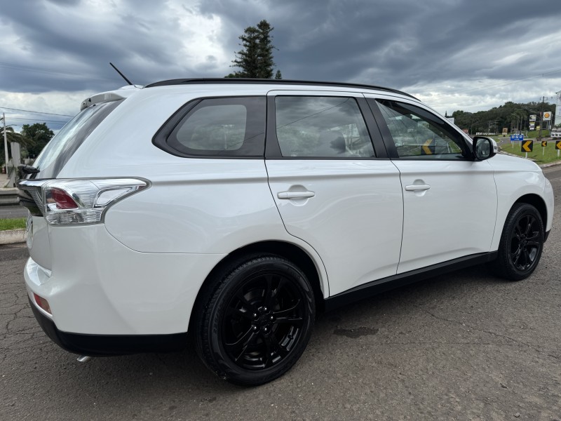 OUTLANDER 2.0 16V GASOLINA 4P AUTOMÁTICO - 2014 - DOIS IRMãOS