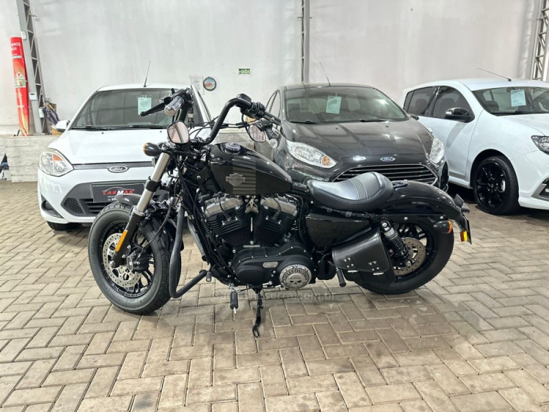 FORTY-EIGHT  - 2018 - DOIS IRMãOS