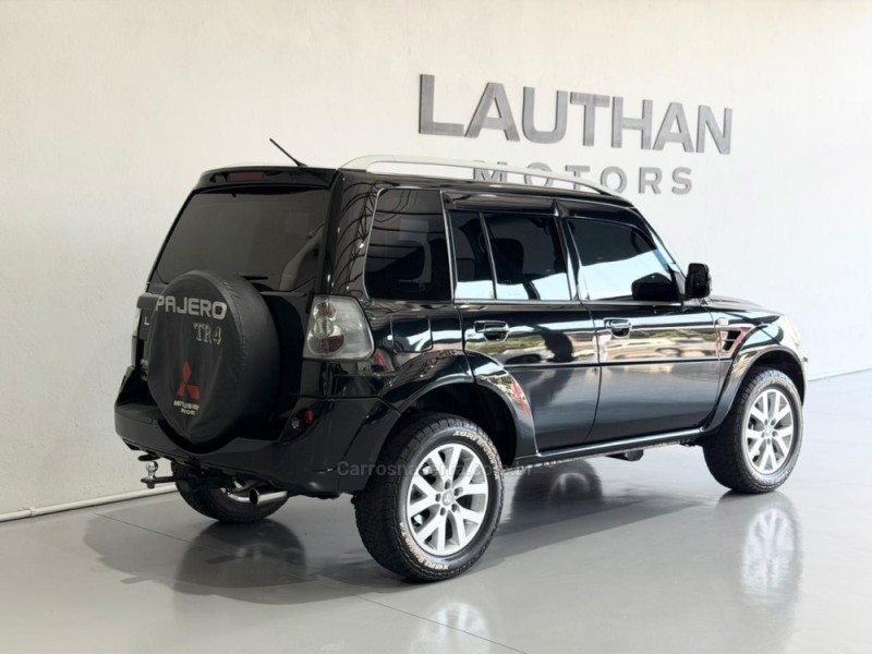 PAJERO TR4 2.0 4X4 16V FLEX 4P MANUAL - 2011 - NOVO HAMBURGO