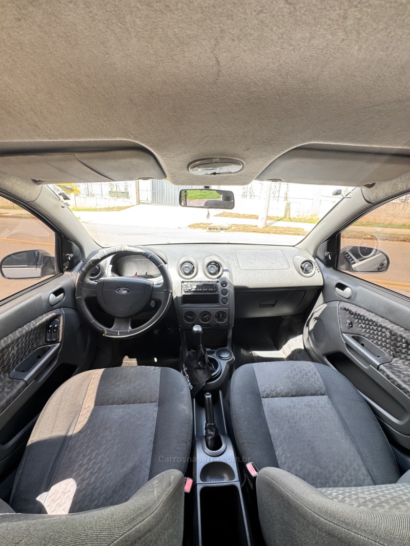 FIESTA 1.0 MPI TREND HATCH 8V FLEX 4P MANUAL - 2004 - CAXIAS DO SUL