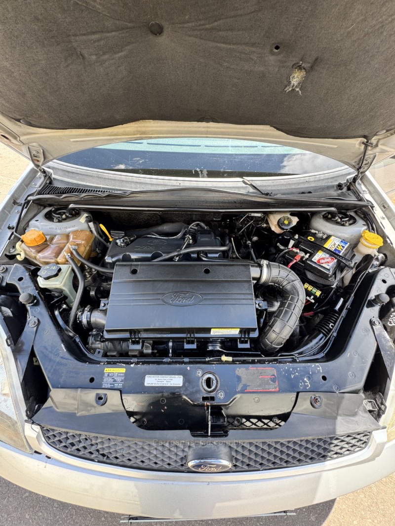 FIESTA 1.0 MPI TREND HATCH 8V FLEX 4P MANUAL - 2004 - CAXIAS DO SUL