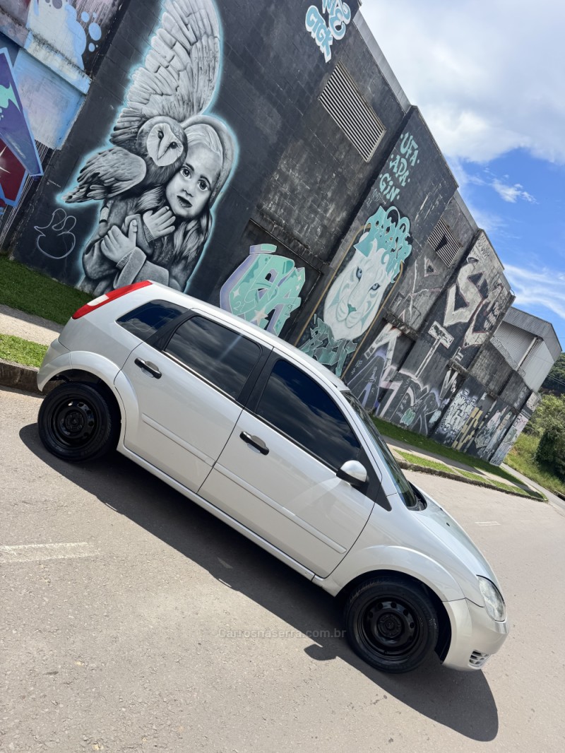 FIESTA 1.0 MPI TREND HATCH 8V FLEX 4P MANUAL - 2004 - CAXIAS DO SUL
