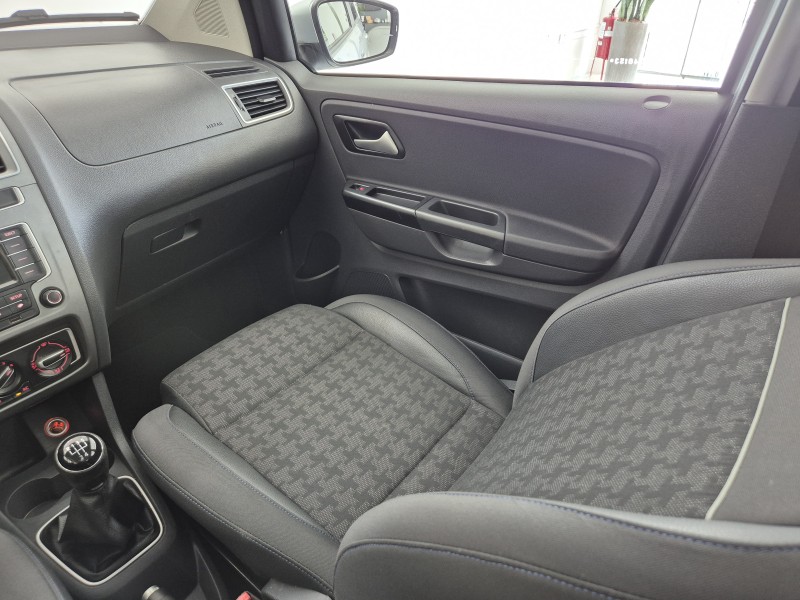 FOX 1.6 MSI COMFORTLINE 8V FLEX 4P MANUAL - 2015 - BENTO GONçALVES