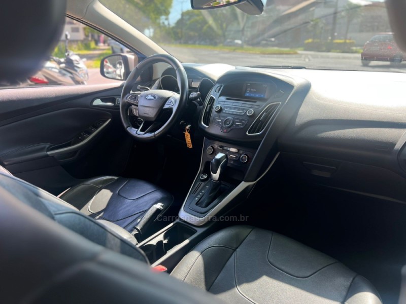 FOCUS 2.0 SE PLUS FASTBACK 16V FLEX 4P AUTOMÁTICO - 2016 - MONTENEGRO