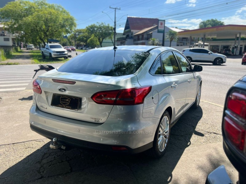 FOCUS 2.0 SE PLUS FASTBACK 16V FLEX 4P AUTOMÁTICO - 2016 - MONTENEGRO