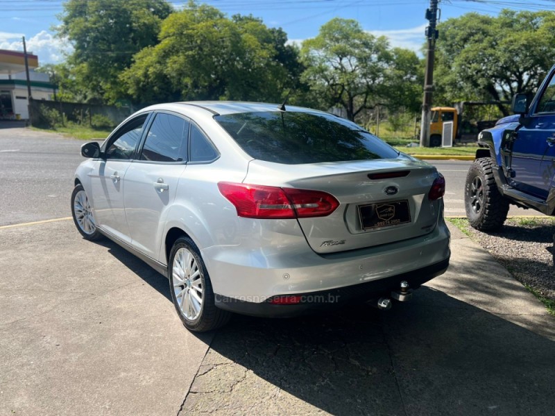 FOCUS 2.0 SE PLUS FASTBACK 16V FLEX 4P AUTOMÁTICO - 2016 - MONTENEGRO