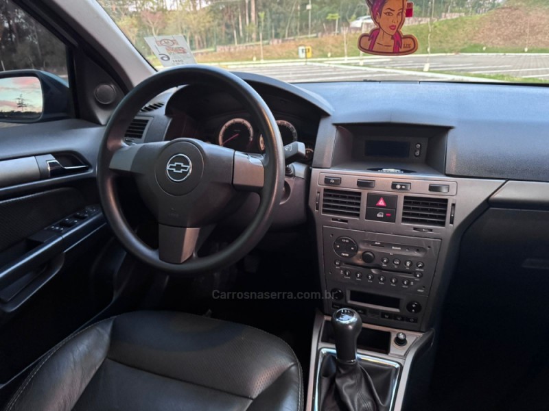 VECTRA 2.0 SFI GT HATCH 8V FLEX 4P MANUAL - 2011 - CAXIAS DO SUL