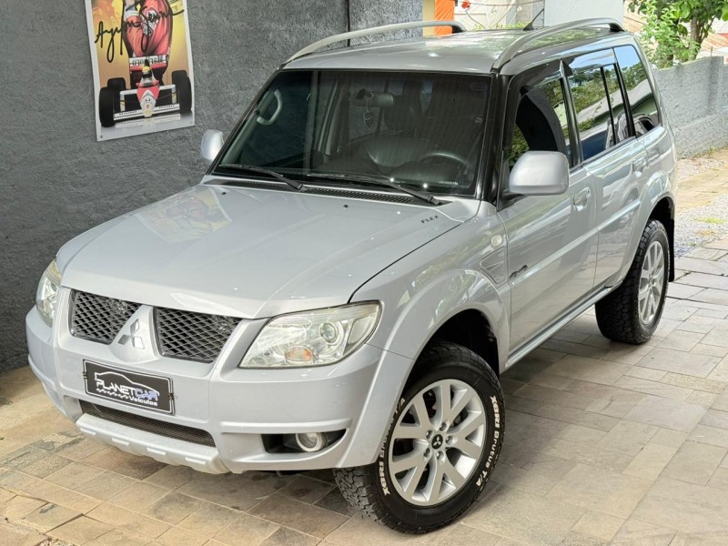 PAJERO TR4 2.0 4X4 16V 140CV FLEX 4P AUTOMÁTICO
