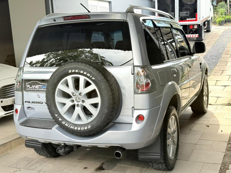 PAJERO TR4 2.0 4X4 16V 140CV FLEX 4P AUTOMÁTICO - 2010 - FARROUPILHA